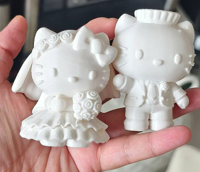 3D Printed Wedding ceremony, bride and groom in wedding dresses, Hello Kitty kitty